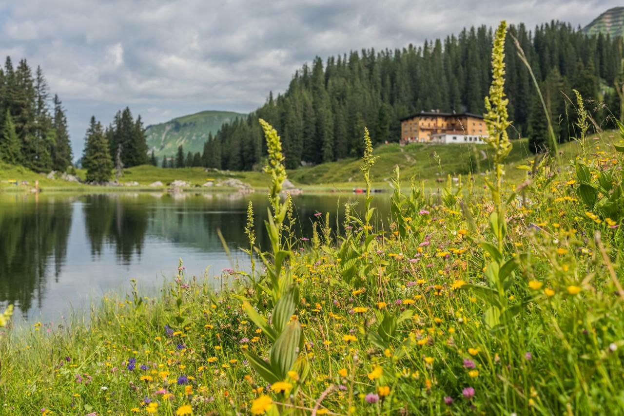 Am Gehren - Arlberg Appartements Warth  Buitenkant foto